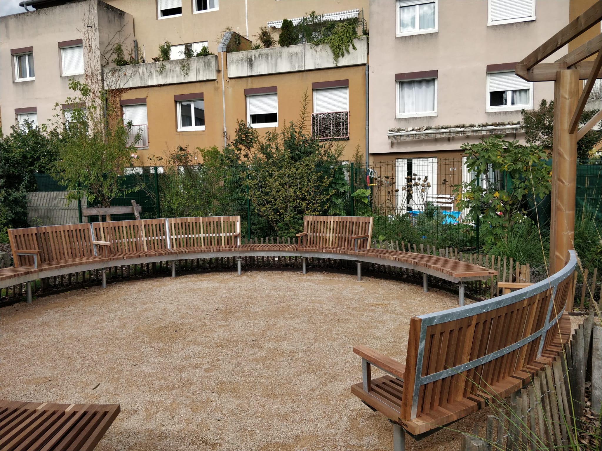 Banc portes Bussière 2.jpg
