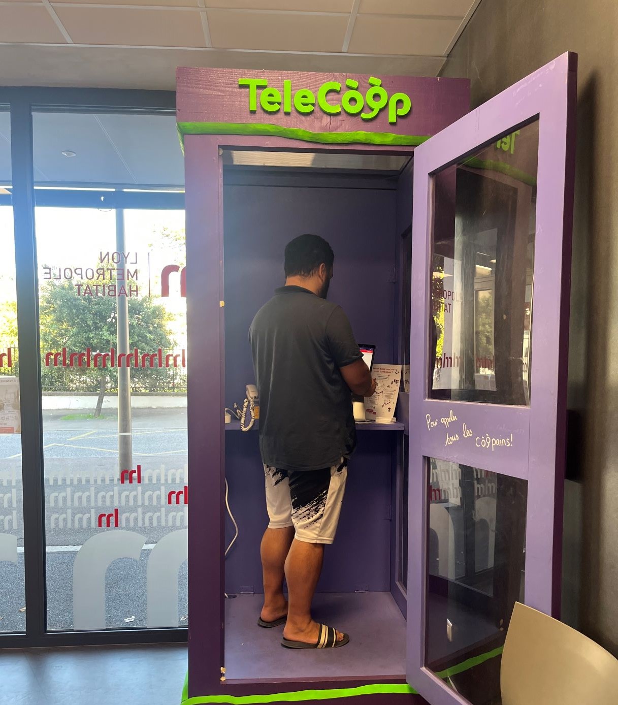 Telecoop cabine numerique Givors logement social accessibilite1.jpeg